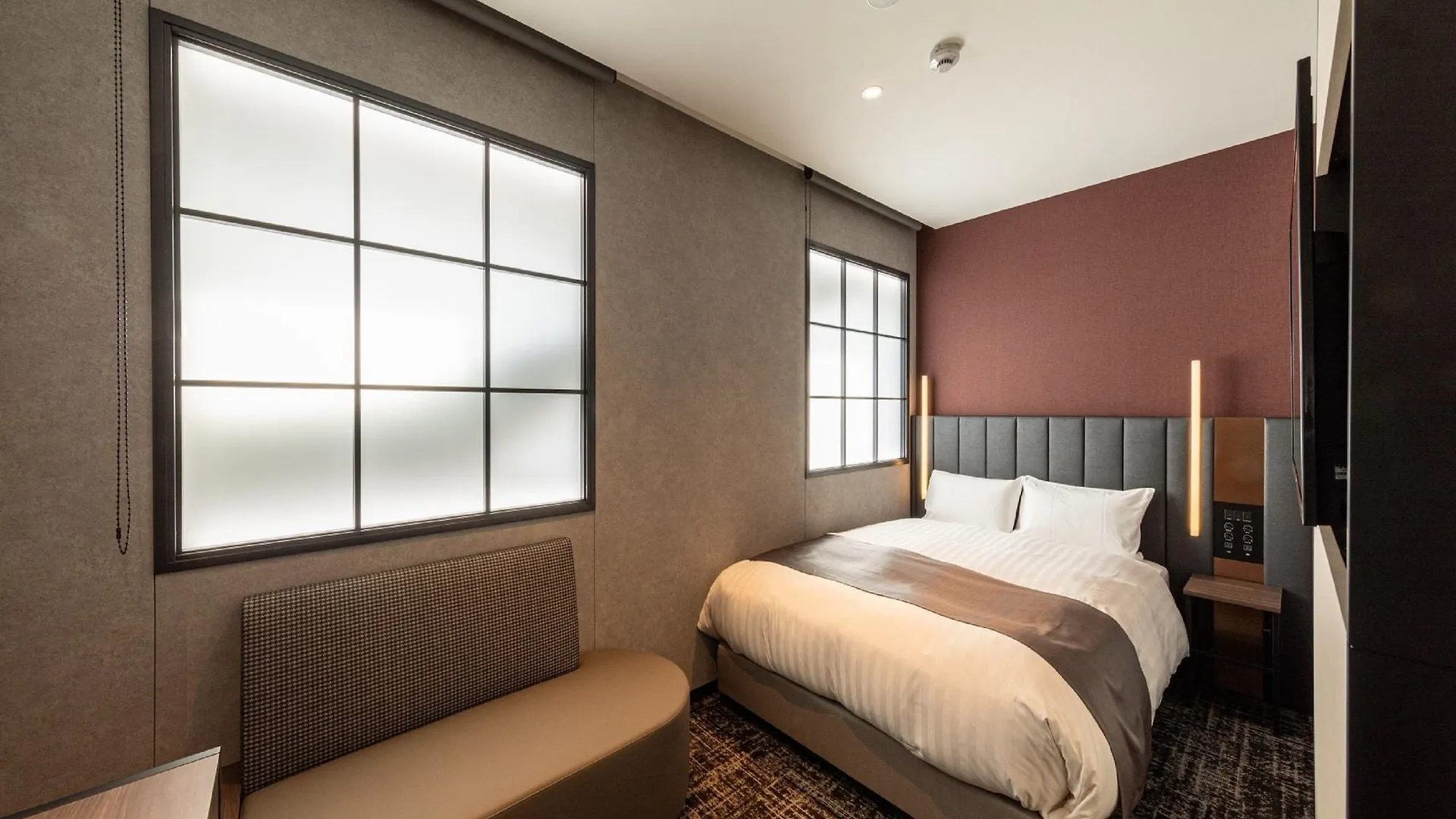 Kobe Plaza Hotel 4*,